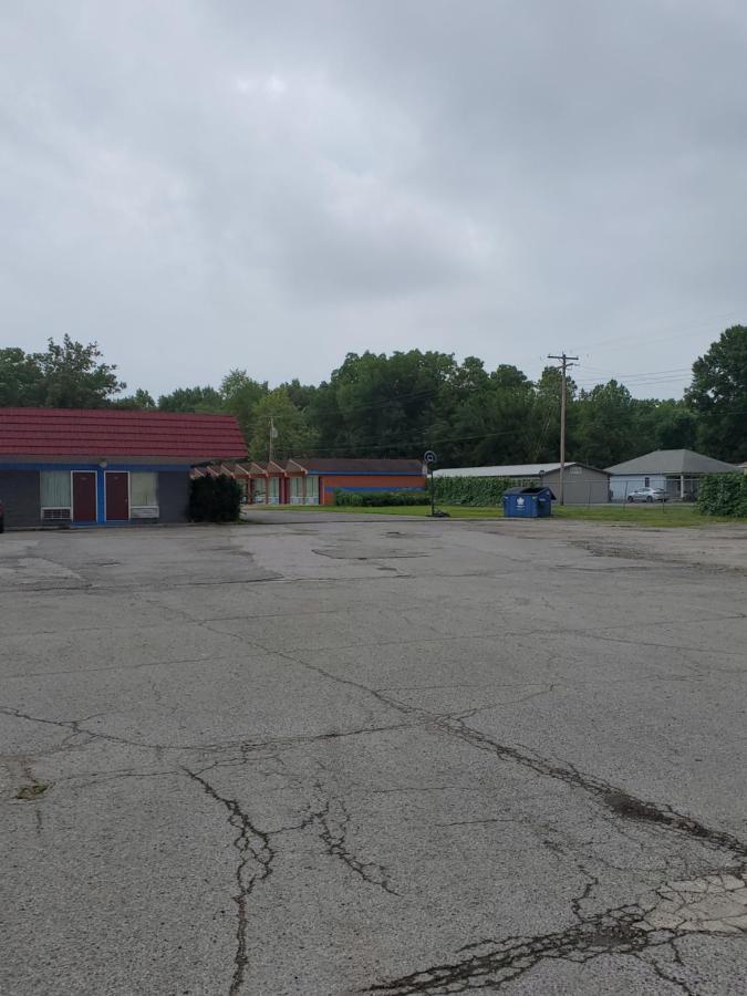 Gray Plaza Motel West Frankfort Exterior foto